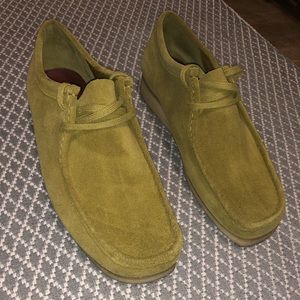 *Like New* Clark’s Men’s Khaki Wallabee, Size 12
